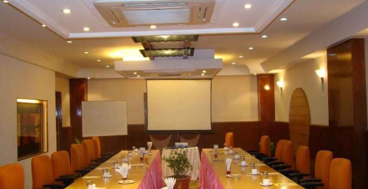 Celebrity Boutique Hotel Hyderabad Exterior foto